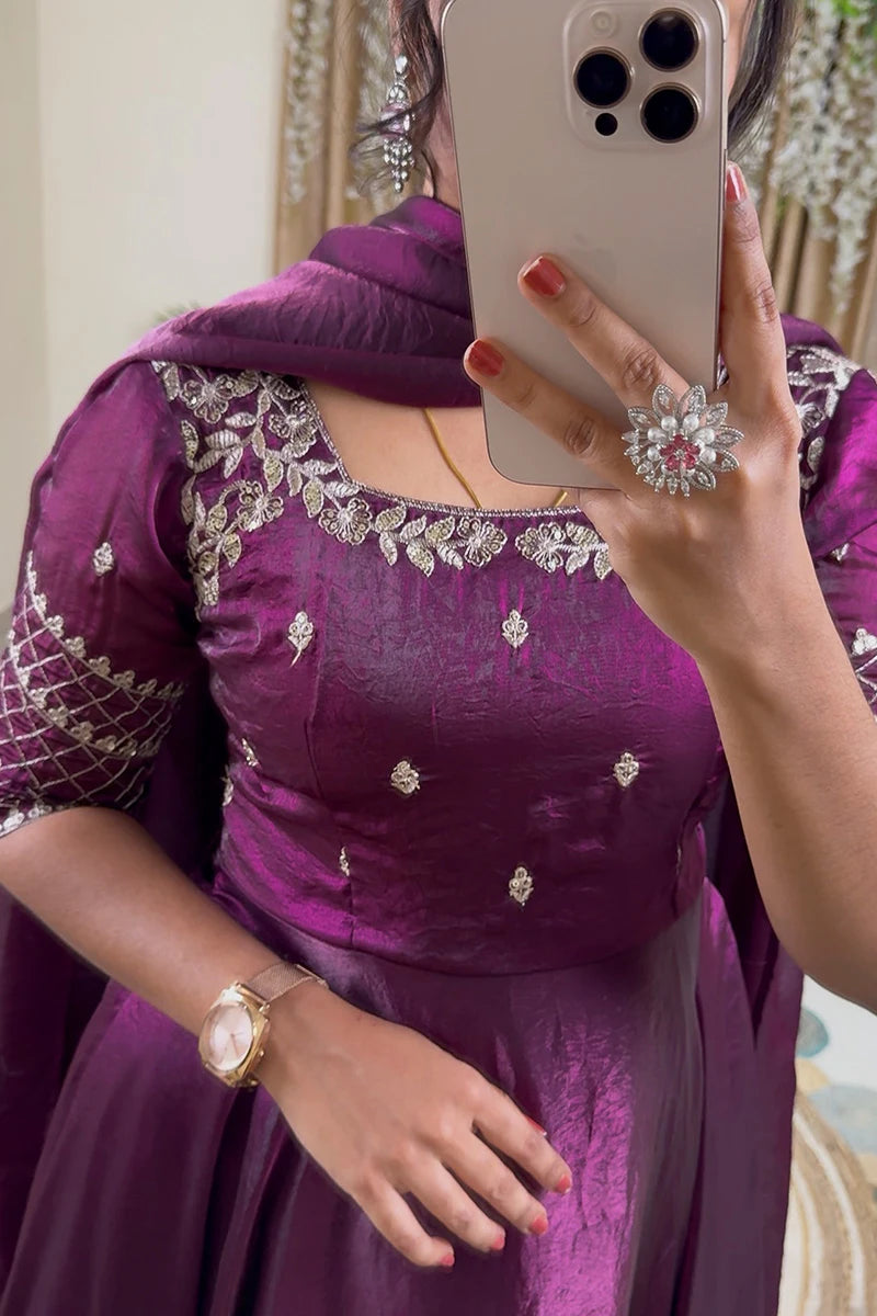 Oviya