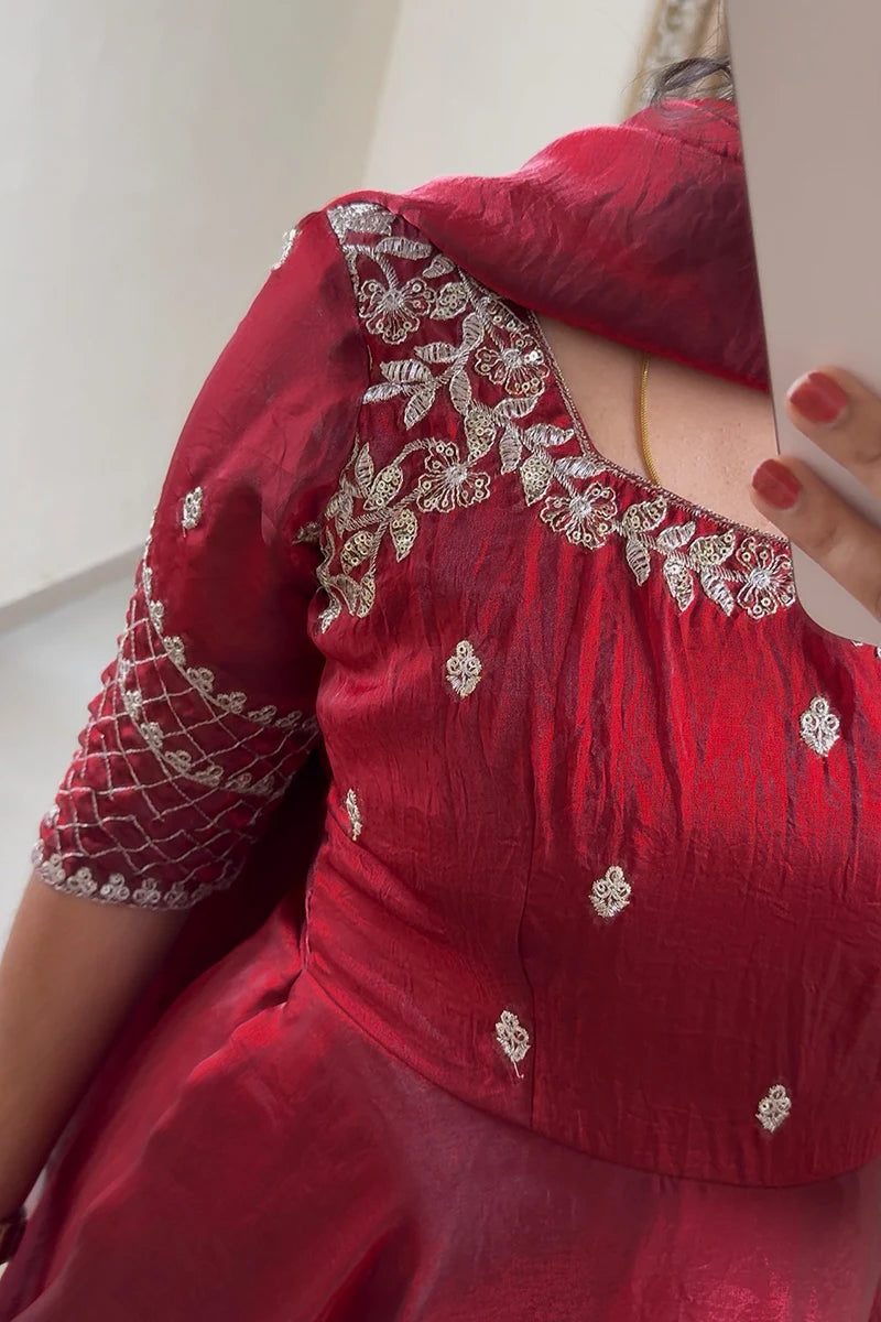 Oviya